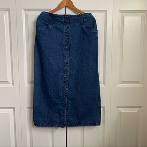Style &Co. Women’s Full length button up, dark denim skirt. Size 14.
